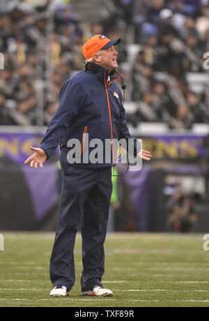 Denver Broncos head coach John Fox answers a question during a news ...