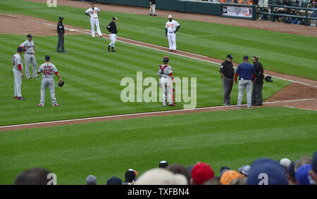 Atlanta Braves - Andrelton Simmons - Infielder Favorite Major League  moment: Hitting my first walk-off. Just the fans going crazy and teammates  coming out and piling on.