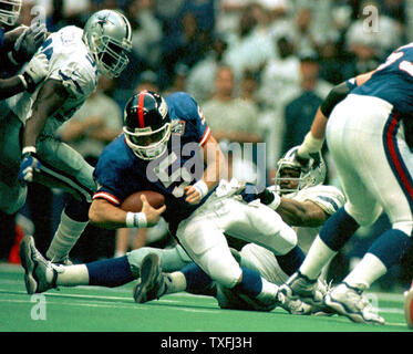 28 Dec 2002: Kerry Collins of the New York Giants during the Giants 10-7  victory over the Philadelphia Eagles at Giants Stadium in East Rutherford,  NJ. (Icon Sportswire via AP Images Stock Photo - Alamy