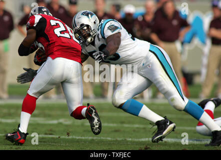 Atlanta Falcons cornerback Mike Ford (28) runs during an NFL football game  against the Washington Commanders, Sunday, November 27, 2022 in Landover.  (AP Photo/Daniel Kucin Jr Stock Photo - Alamy