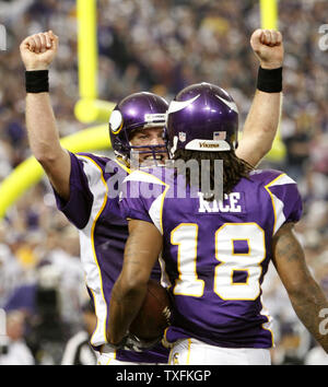 Minnesota Vikings wide receiver Sidney Rice (R) and quarterback