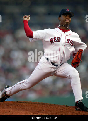 Pedro Martinez of the Boston Red Sox poses for a portrait during  Nachrichtenfoto - Getty Images
