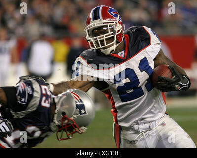 Buffalo Bills running back Willis McGahee runs for yardage during