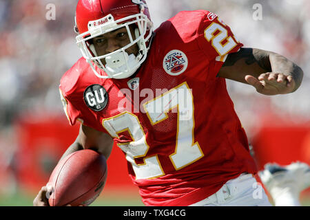 Kansas City Chiefs running back Larry Johnson (27) scrambles for yardage  during the Chargers 37-7 victory over the Chiefs at Arrowhead Stadium in  Kansas CIty, Missouri. (Credit Image: © Jacob Paulsen/Southcreek  Global/ZUMApress.com Stock Photo