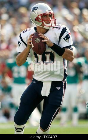 New England Patriots quarterback Matt Cassel (16) goes to shake hands with  players from the Kansas City Chiefs after the Patriots defeated the Chiefs  17-10 at Gillette Stadium in Foxboro, Massachusetts on