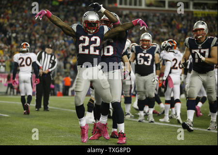 New England Patriots running back Steven Ridley (22) celebrates his eight yard touchdown with the help of teammate tight end Daniel Fells (86) in the third quarter against the Denver Broncos at Gillette Stadium in Foxboro, Massachusetts on October 7, 2012.  The Patriots defeated the Broncos 31-21.   UPI/Matthew Healey Stock Photo