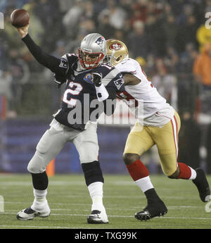 San Francisco 49ers linebacker Aldon Smith (99) against the St. Louis Rams  in an NFL football game in San Francisco, Sunday, Dec. 4, 2011. (AP  Photo/Paul Sakuma Stock Photo - Alamy