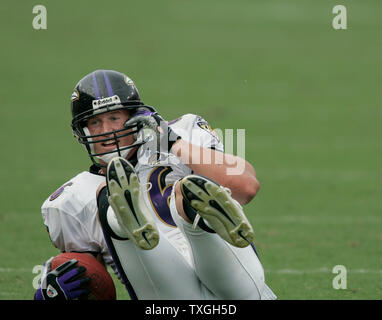 Baltimore Ravens Todd Heap (86) walks the sideline during the fourth  quarter of the game against the Cincinnati Bengals at M&T Bank Stadium in  Baltimore on October 11, 2009. The Bengals beat