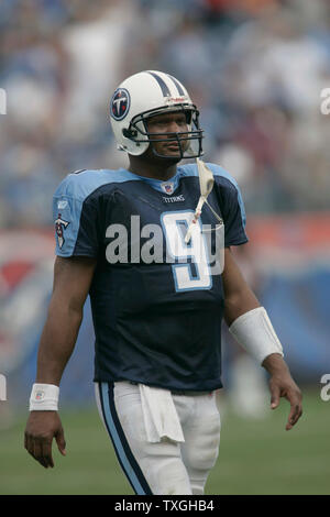 Tennessee titans quarterback steve mcnair hi-res stock photography and  images - Alamy