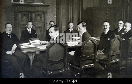 President Ebert, of Germany, greeting the returned German prisoners after World War One 1919 Stock Photo