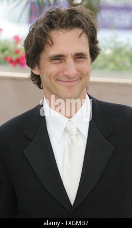 Producer Lawrence Bender poses during a photo call for his film 'An Inconvenient Truth' at the 59th Annual Cannes Film Festival in Cannes, France on May 20, 2006.           (UPI Photo/David Silpa)