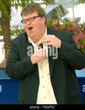 American director Michael Moore attends the photocall for his new film 'Sicko' on the Terrasse Riviera at the 60th Cannes Film Festival in Cannes, France on May 19, 2007.  (UPI Photo/Christine Chew) Stock Photo