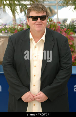 American director Michael Moore attends the photocall for his new film 'Sicko' on the Terrasse Riviera at the 60th Cannes Film Festival in Cannes, France on May 19, 2007.  (UPI Photo/Christine Chew) Stock Photo