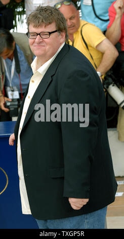 American director Michael Moore attends the photocall for his new film 'Sicko' on the Terrasse Riviera at the 60th Cannes Film Festival in Cannes, France on May 19, 2007.  (UPI Photo/Christine Chew) Stock Photo