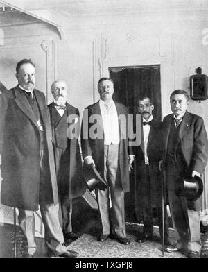 bedrijf Opknappen hiërarchie Russo-Japanese War 1904-5: Treaty of Portsmouth. Peacemakers on board the  "Mayflower". Count de Witte, Baron Rosen, President Theodore Roosevelt,  Baron Komura and M. Takahira Stock Photo - Alamy