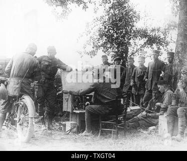 WWI, U.S. Army Signal Corps Carrier Pigeon Stock Photo - Alamy