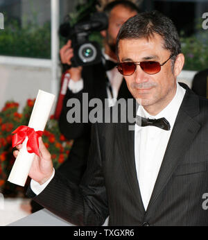 'Best Director' award winner Nuri Bilge Ceylan arrives at the closing photocall for the 61st Annual Cannes Film Festival in Cannes, France on May 25, 2008.  Ceylan received the award for his film 'Uc Maymun (Three Monkeys)'.   (UPI Photo/David Silpa) Stock Photo