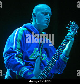 Aaron 'P-Nut' Wills of 311 performs in concert as part of 311's 'Summer Unity Tour 2009' at Cricket Wireless Amphitheatre in Chula Vista, California on July 11, 2009.   (UPI Photo/Roger Williams) Stock Photo