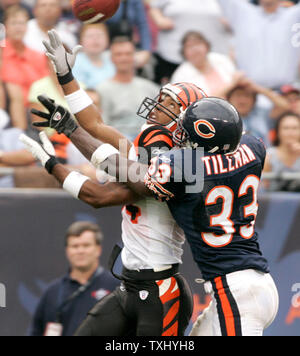 Wide receiver T.J. Houshmandzadeh of the Cincinnati Bengals shushes