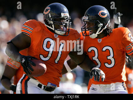 Chicago Bears' Tommie Harris celebrates in the first half an NFL football  game against the New York Jets in Chicago, Sunday, Dec. 26, 2010. (AP  Photo/Nam Y. Huh Stock Photo - Alamy