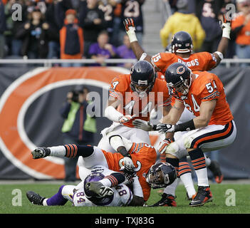 Chicago Bears linebacker Lance Briggs (55) celebrates the Bears win over  the Seattle Seahawks at Soldier Field in Chicago on October 1, 2006. The  Bears won 37-6. (UPI Photo/Brian Kersey Stock Photo - Alamy