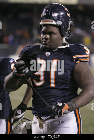 Chicago Bears defensive tackle Tommie Harris (91) walks off the field after the game against the New Orleans Saints at Soldier Field on December 11, 2008. The Bears won 27-24 in overtime. (UPI Photo/Brian Kersey) Stock Photo