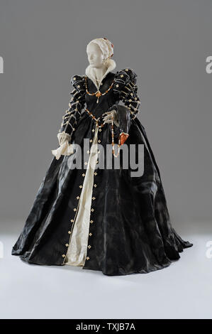 Mannequin wearing black paper dress by Isabelle de Borchgrave Stock Photo