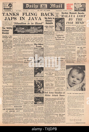1942 front page Daily Mail Dutch Army offensive in Battle for Java Stock Photo