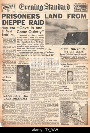 1942 front page  Evening Standard British Commando Raid on Dieppe Stock Photo