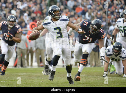 Different Team, Same #Friendship Chicago Bears #90, Julius Peppers and IIF  Founder, Detroit Lions #77 Israel Idonij…