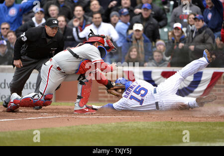 Phillies catcher Carlos Ruiz (51) hussles down the line as the