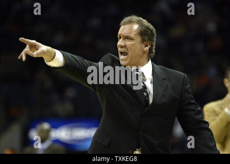Detroit Pistons head coach Flip Saunders yells at a referee as the Pistons play Charlotte Bobcats at the Charlotte Bobcats Arena in Charlotte, North Carolina on January 12, 2008. Detroit won 103-100 in overtime. (UPI Photo/Nell Redmond) Stock Photo