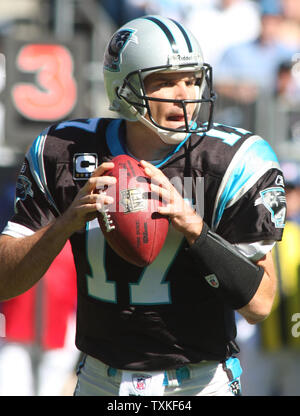 Carolina Panthers quarterback Jake Delhomme (17) looks for an open receiver against the New Orleans Saints at Bank of America Stadium on October 19, 2008 in Charlotte, North Carolina.   (UPI Photo/Bob Carey) Stock Photo