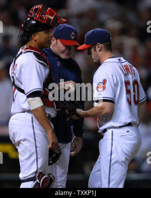 Red sox catcher victor martinez hi-res stock photography and images - Alamy