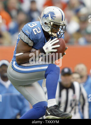 Detroit Lions Corner Back Dre Bly (32) during pregame stretching at  Gillette Stadium where the New