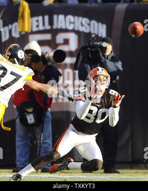 Cleveland Browns wide receiver Richard Mullaney catches a pass during ...