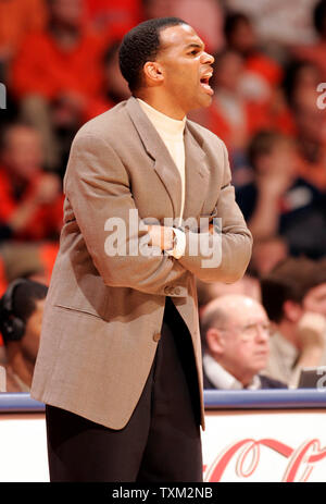 Michigan University head coach Tommy Amaker yells at his team during the first half against the University of Illinois at the Assembly Hall in Champaign, Il., February 21, 2007. The University of Illinois mascot Chief Illiniwek was retired by the University after the NCAA imposed sanctions for having a mascot portraying offensive use of American Indian imagery. (UPI Photo/Mark Cowan) Stock Photo