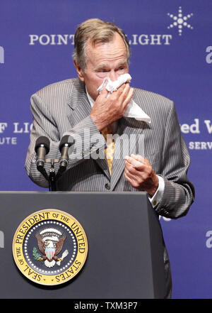 https://l450v.alamy.com/450v/txm3p7/former-us-president-george-hw-bush-wipes-his-face-during-a-presidential-forum-on-community-service-hosted-by-former-president-george-hw-bush-and-the-point-of-light-institute-at-texas-am-university-in-college-station-texas-on-october-16-2009-the-daily-point-of-light-award-was-created-by-president-george-hw-bush-in-1989-and-honors-individuals-and-volunteers-groups-around-the-country-who-are-helping-to-meet-critical-needs-in-their-communities-and-creating-change-every-day-and-has-a-bi-partisan-presidential-legacy-over-the-past-two-decades-the-event-will-celebrate-daily-point-of-ligh-txm3p7.jpg