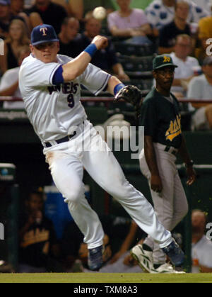 Tampa Bay Rays' Hank Blalock (9) during a baseball game against the Texas  Rangers Friday, June 4, 2010, in Arlington, Texas. (AP Photo/Tony Gutierrez  Stock Photo - Alamy