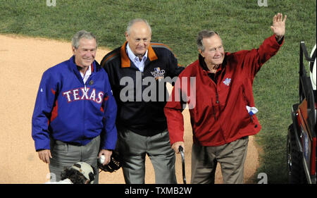 Nolan ryan hi-res stock photography and images - Alamy