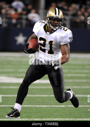 New Orleans Saints Julius Jones is seen dejected on the bench in the ...