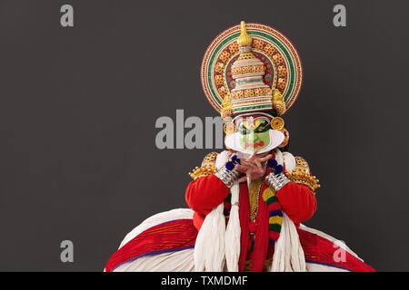 Kathakali dancer performing Stock Photo