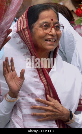 Indian president nominee Pratibha Patil, 72, waves upon her arrival in New Delhi, India, June 16, 2007. India's governing coalition chose a woman as its presidential candidate Thursday, setting the stage for her to become the country's first female president. The post is largely ceremonial, though the president is the supreme commander of the armed forces and has the power to declare a state of emergency in times of political crisis.   (UPI Photo/Kamal Kishore) Stock Photo
