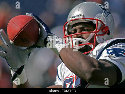 New England Patriots tight end Daniel Graham warms up prior to game against Denver Broncos  at Invesco Field in Denver, CO on October 16, 2005.   (UPI Photo/Gary C. Caskey) Stock Photo