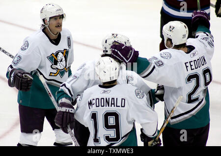 Scott niedermayer hi-res stock photography and images - Alamy