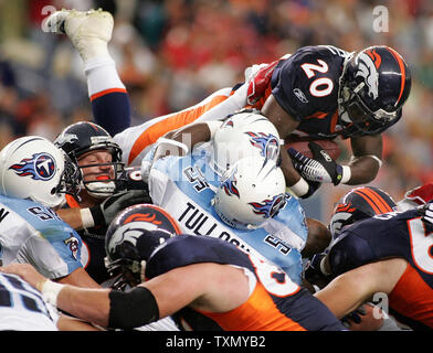 Denver Broncos nose tackle Mike Purcell (98) takes part in drills during an  NFL football training camp Friday, Aug. 6, 2021, at the team's headquarters  in Englewood, Colo. (AP Photo/David Zalubowski Stock