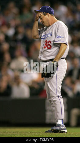 Los Angeles Dodgers starting pitcher Greg Maddux reacts during first inning against the Colorado Rockies at Coors Field in Denver September 26, 2006. The Dodgers begin a three-game series against the Rockies tied with the Philadelphia Phillies for the wild card playoff spot.    (UPI Photo/Gary C. Caskey) Stock Photo