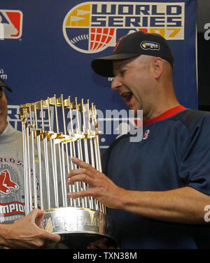 Red sox manager terry francona hi-res stock photography and images - Alamy