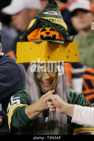 Cincinnati, Ohio, USA. 10th Oct, 2021. Green Bay Packers fan sporting her “Cheese  Head” hat at the NFL football game between the Green Bay Packers and the  Cincinnati Bengals at Paul Brown