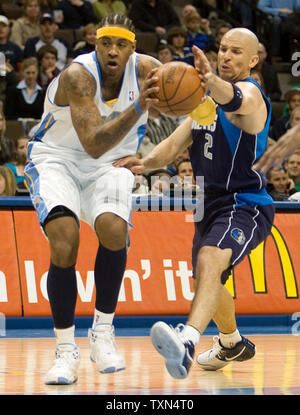 Dallas Mavericks guard Jason Kidd (2) makes a move with the basketball ...